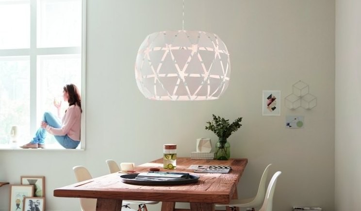 svítidlo Philips organické závěsné nad jídelní stůl