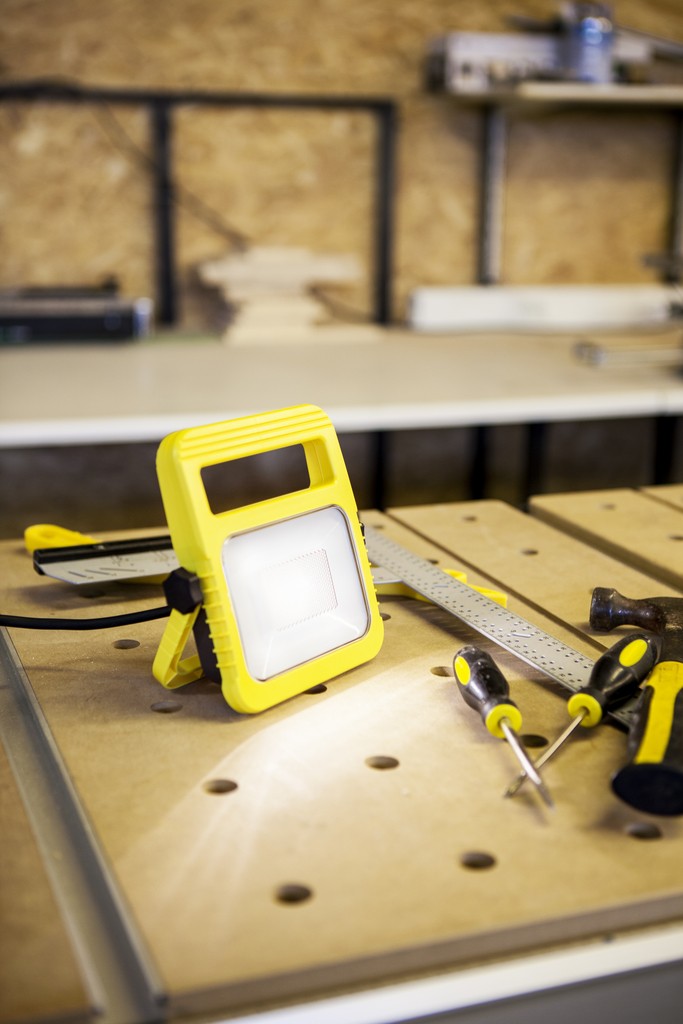 Přenosný reflektor