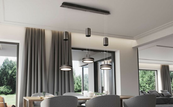 Závěsný lustr se třemi lampami v měkké černé barvě