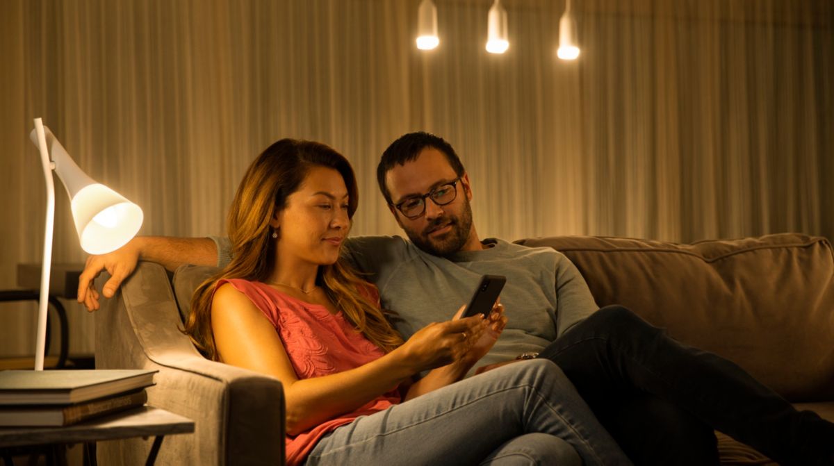 Vytvořte si atmosféru s chytrým bílým osvětlením v barvě od teplé po studenou