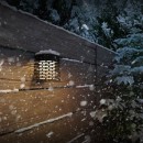 Philips 8721103105578 LED solární venkovní nástěnné svítidlo Hara | 4W integrovaný LED zdroj | 400lm | 2700K | černá