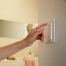 Philips Hue 34028/31/P7 nástěnné svítidlo do koupelny Adore 1x13W|2200-6500K|IP44 - Bluetooth, White Ambiance